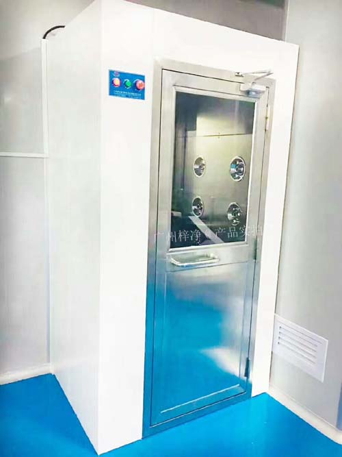 烤漆潔凈風(fēng)淋室產(chǎn)品特點 烤漆潔凈風(fēng)淋室產(chǎn)品特點