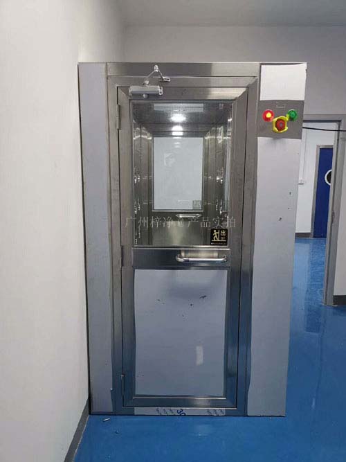 不銹鋼潔凈風(fēng)淋室產(chǎn)品特點 不銹鋼潔凈風(fēng)淋室產(chǎn)品特點