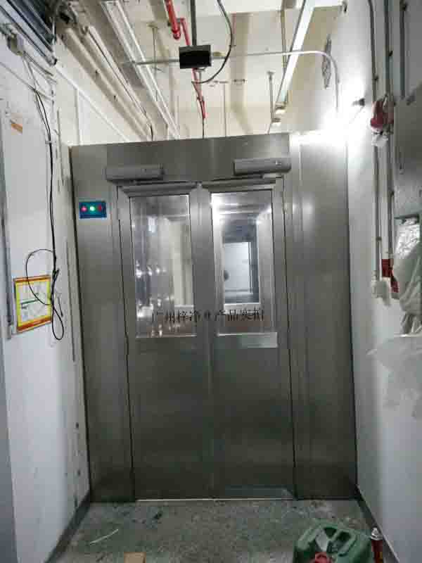 全自動風淋室又稱全自動感應(yīng)風淋門或者全自動感應(yīng)人淋室 全自動風淋室又稱全自動感應(yīng)風淋門或者全自動感應(yīng)人淋室