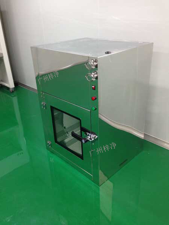 正確安裝傳遞窗對(duì)于確保物品安全、避免交叉污染至關(guān)重要。 正確安裝傳遞窗對(duì)于確保物品安全、避免交叉污染至關(guān)重要。