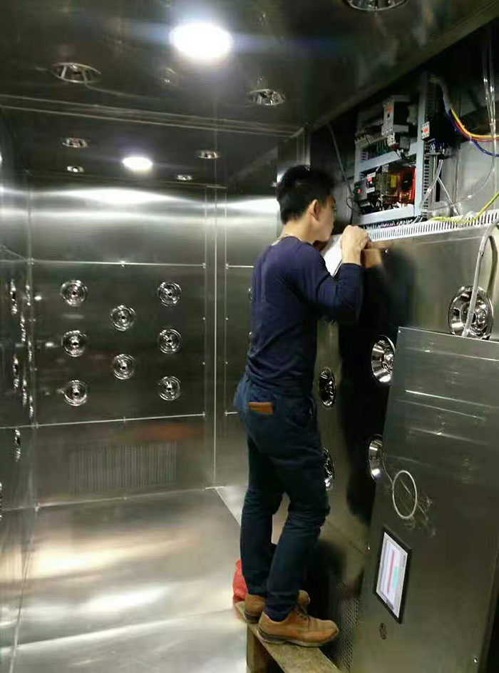 風(fēng)淋室定期進(jìn)行電氣安全檢驗是必不可少的 風(fēng)淋室定期進(jìn)行電氣安全檢驗是必不可少的