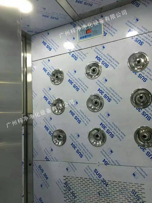 內(nèi)置自動(dòng)門(mén)風(fēng)淋室工作區(qū) 內(nèi)置自動(dòng)門(mén)風(fēng)淋室工作區(qū)